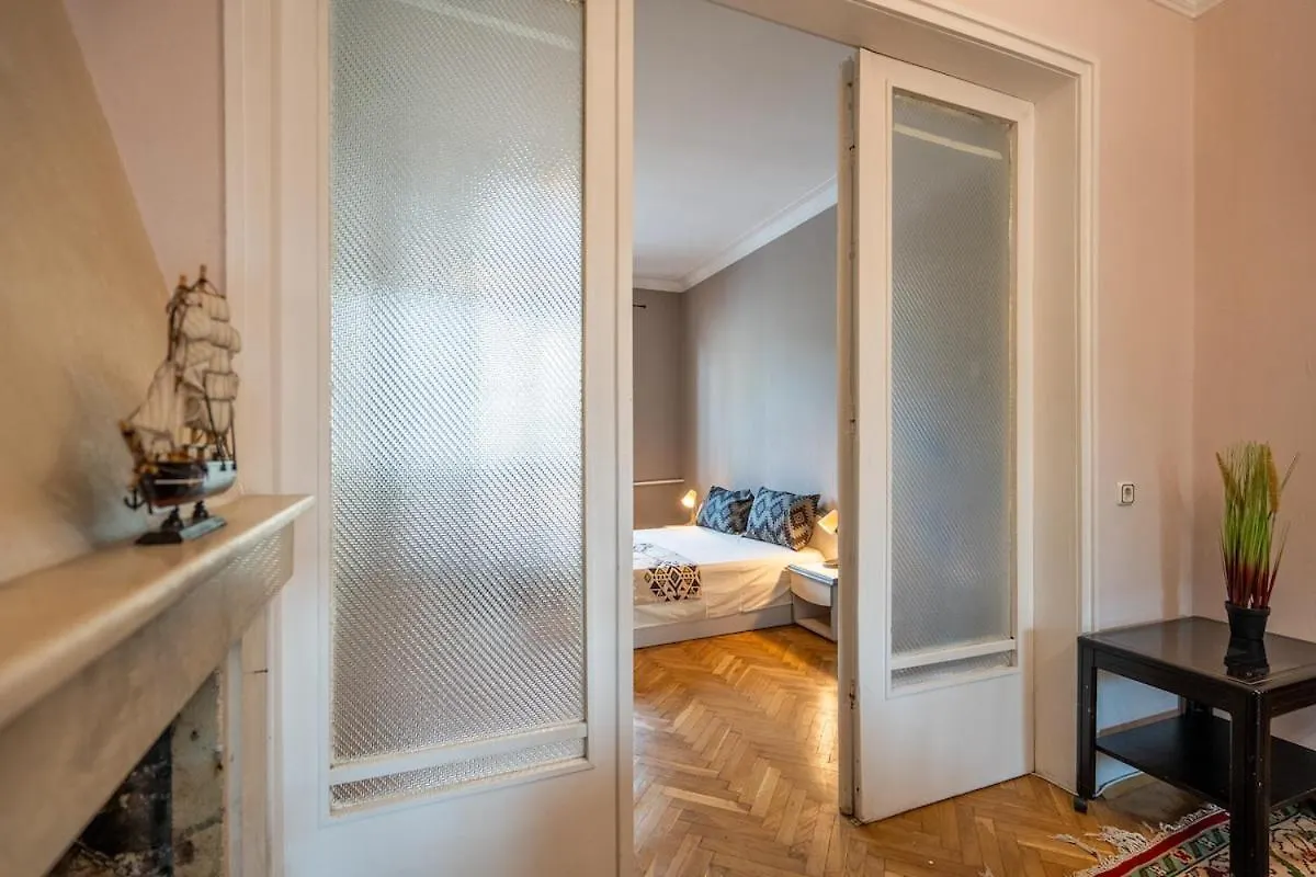 Charming 2Bdr Heart Of Main Street Apartment Sofia