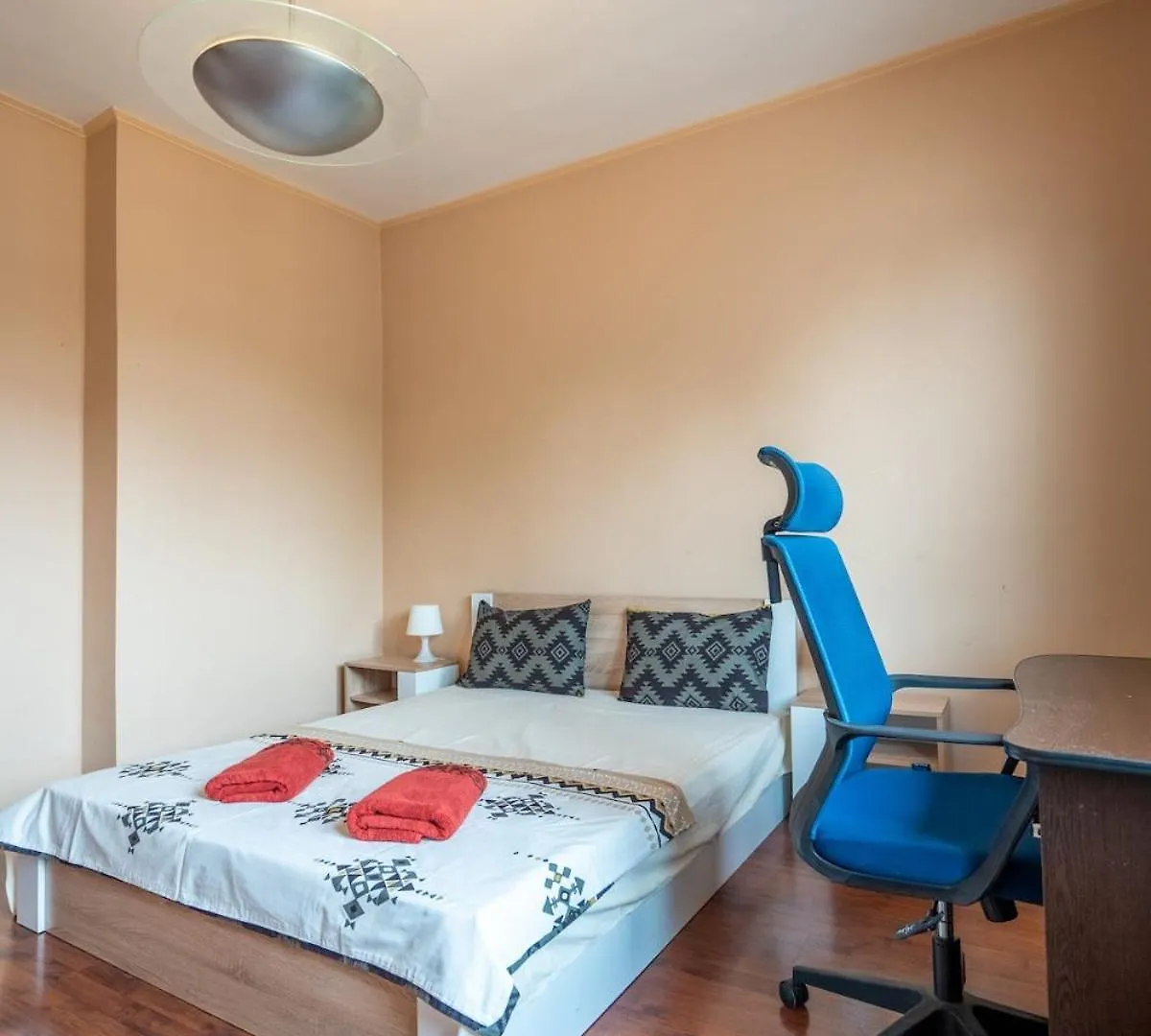 Charming 2Bdr Heart Of Main Street Apartment Sofia