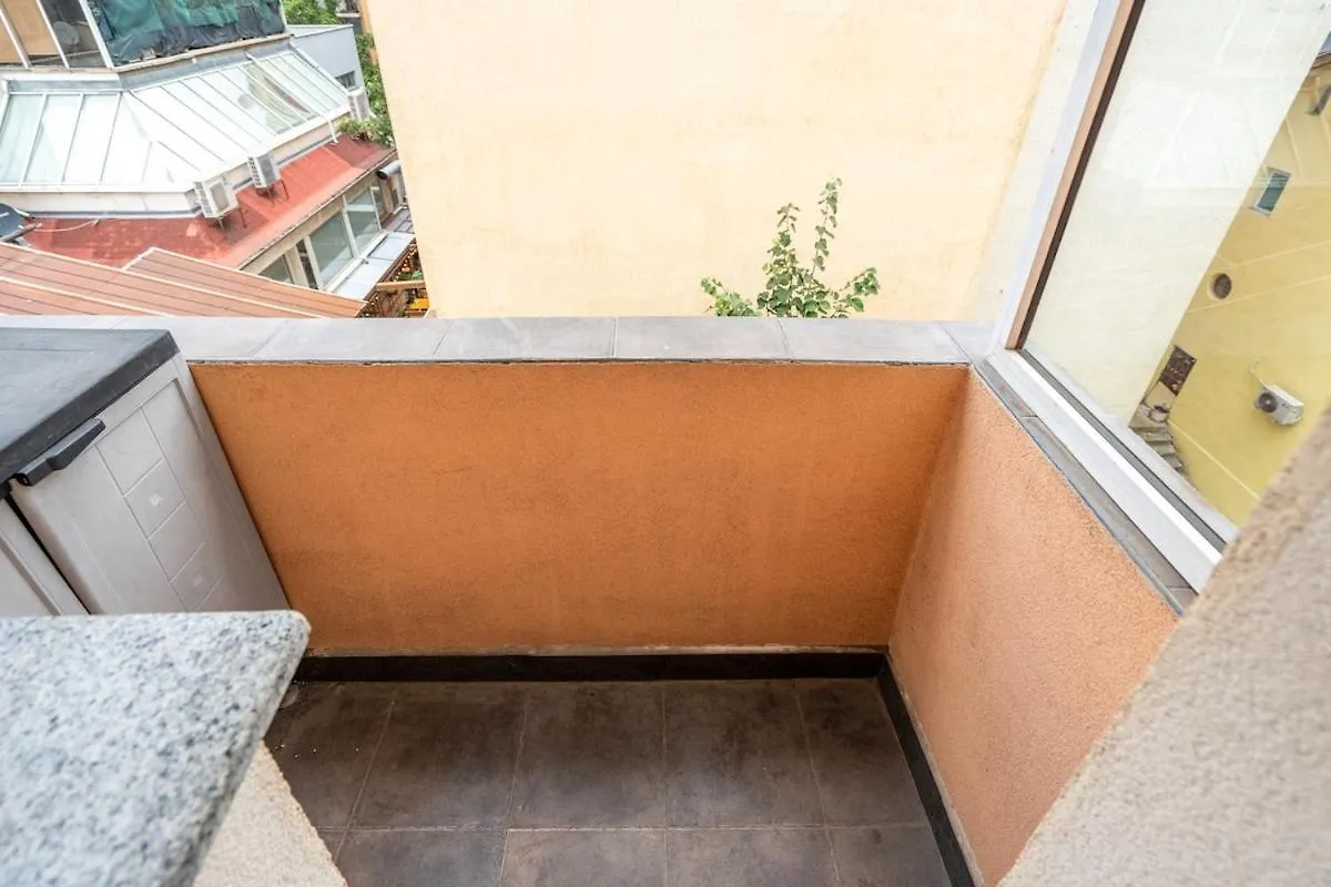 Charming 2Bdr Heart Of Main Street Διαμέρισμα Σόφια
