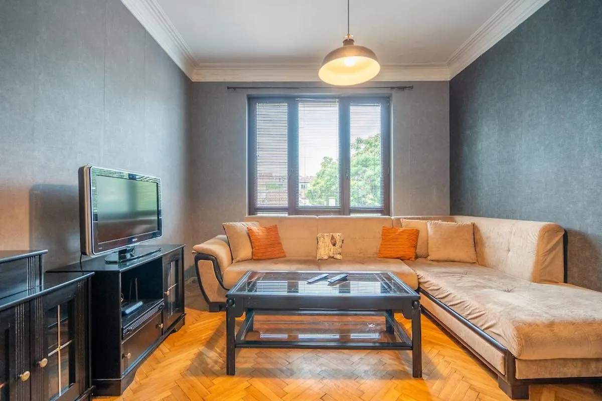 Charming 2Bdr Heart Of Main Street Διαμέρισμα Σόφια 0*,