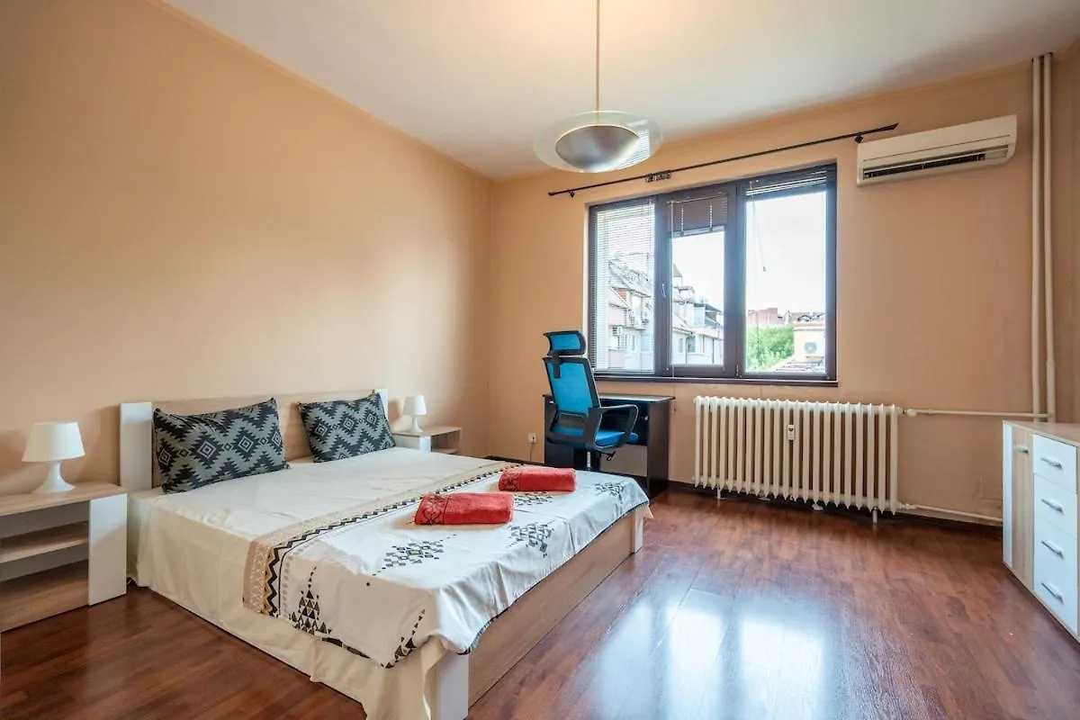 Charming 2Bdr Heart Of Main Street Διαμέρισμα Σόφια
