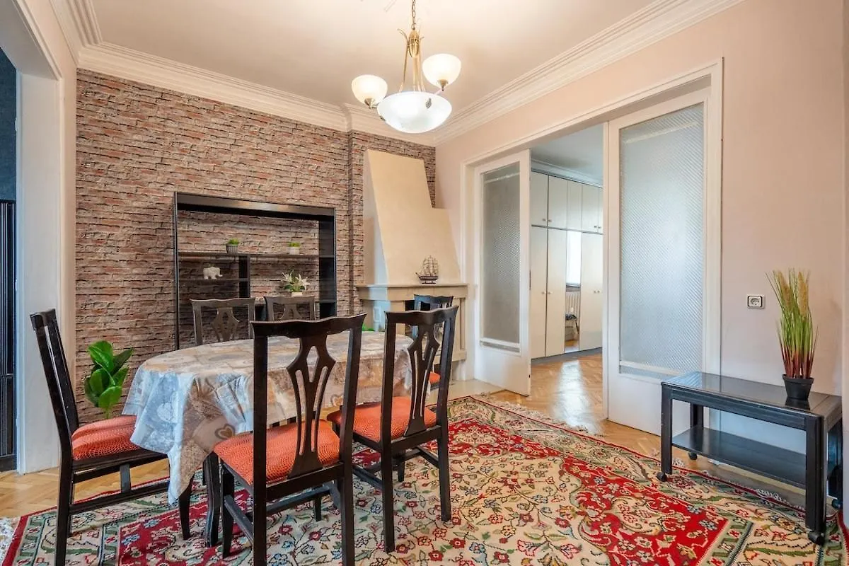 Charming 2Bdr Heart Of Main Street Διαμέρισμα Σόφια